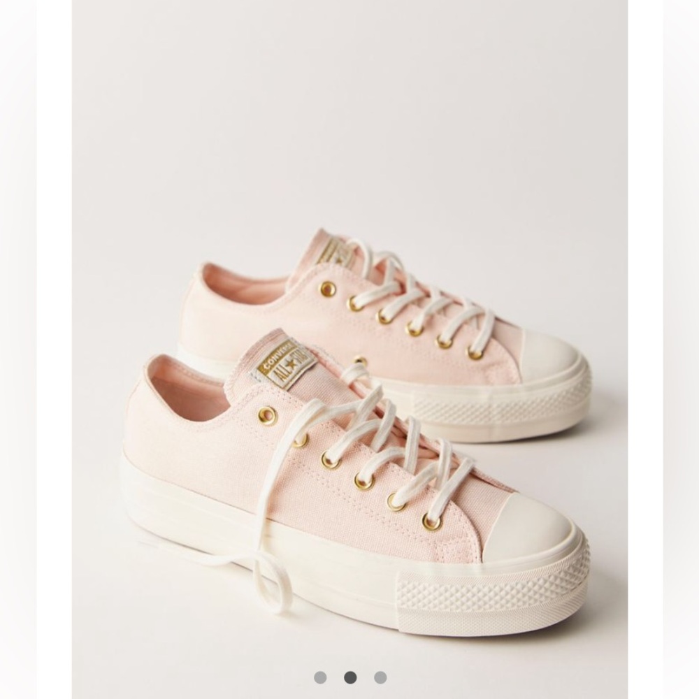 Sold out Free People/Converse chuck taylor - Picture 2 of 3